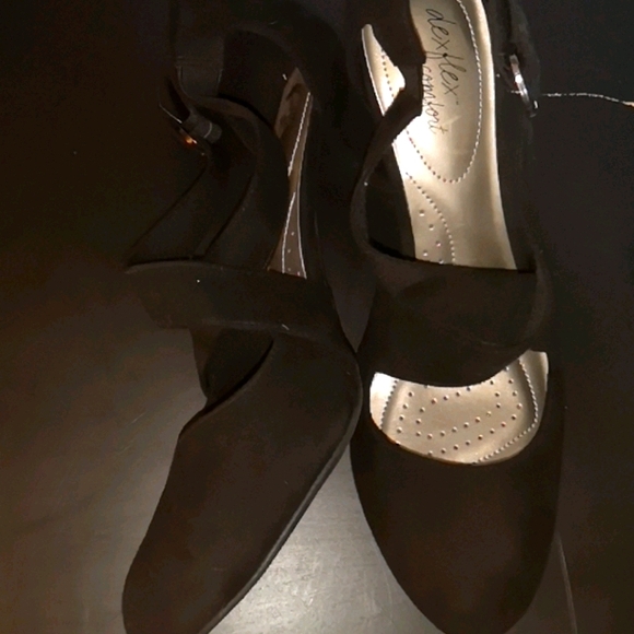 Heels - Picture 2 of 2